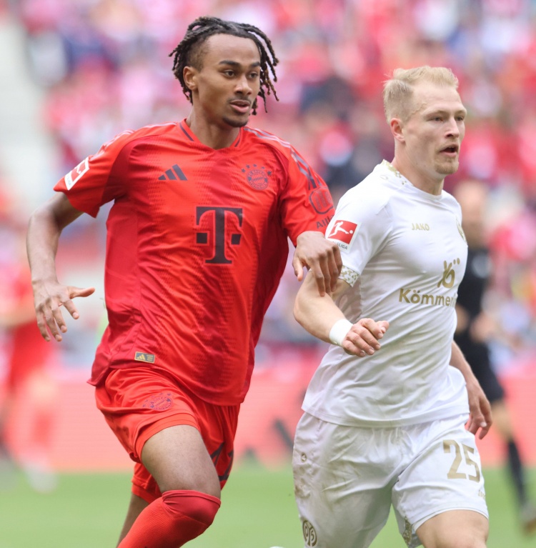 记者：拜仁外租中锋阿萨雷不会在冬窗转租，富勒姆承诺给更多出场